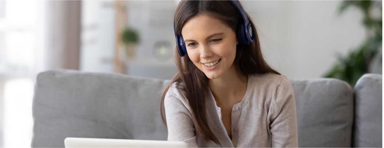 http://woman%20talking%20on%20headset